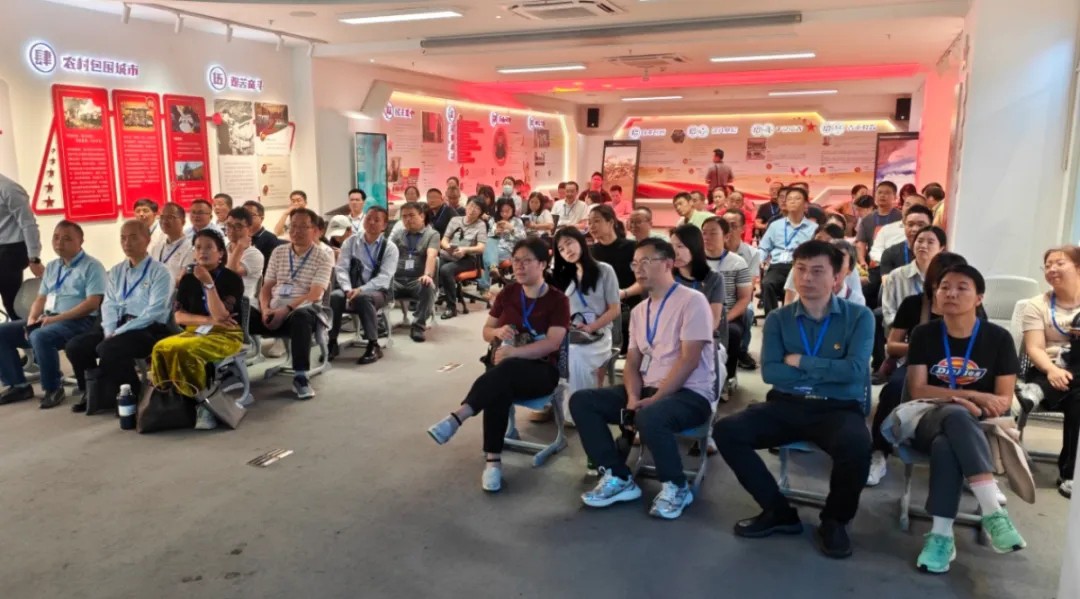 敬老公益迎重陽丨“小板凳”上汲取別樣的奮進力量